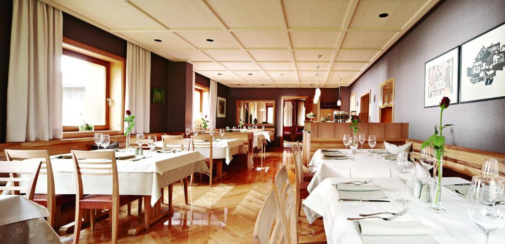 Restaurace v ubytování Gasthof Taube