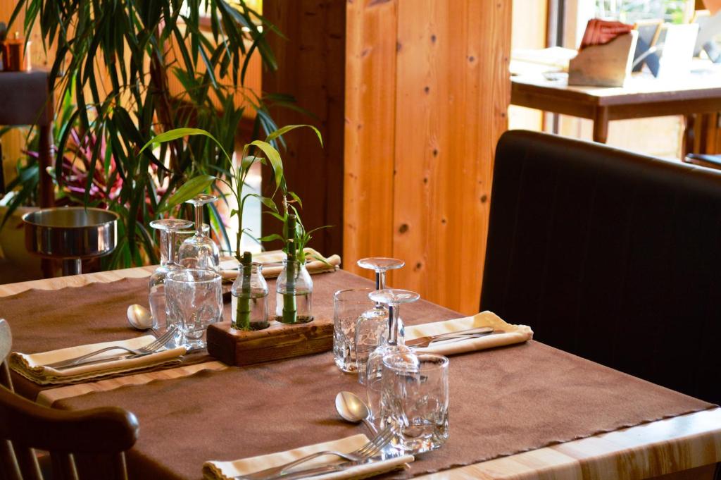 Restaurace v ubytování Auberge de Costaroche