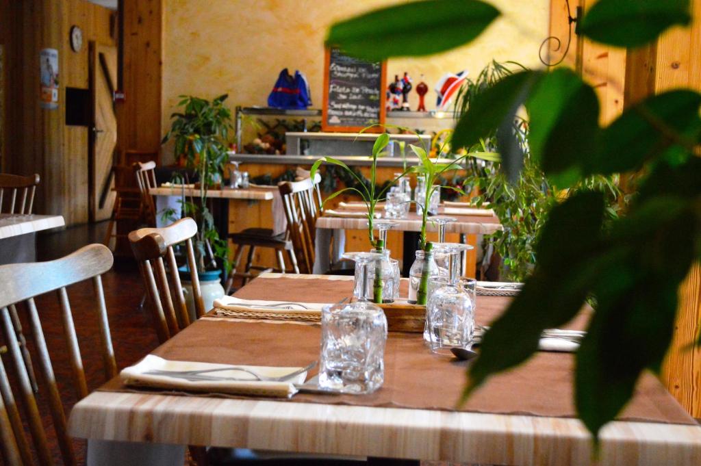 Restaurace v ubytování Auberge de Costaroche