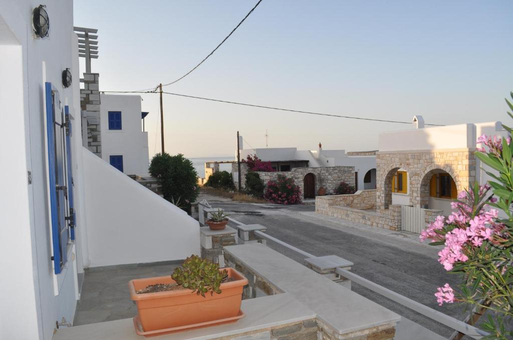 Vanna's Studios - 16