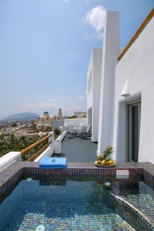 Bazén v ubytování Nectarios Villa - Studios & Suites Adults Only nebo v jeho okolí