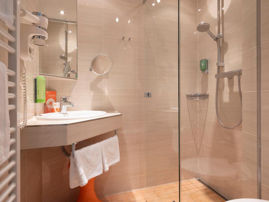 Hotel VICTORIA Nürnberg - Resim 14