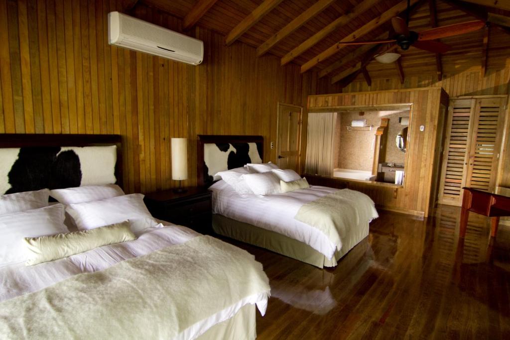 Las Lagunas Boutique Hotel - Suite Queen - Frente A La Laguna