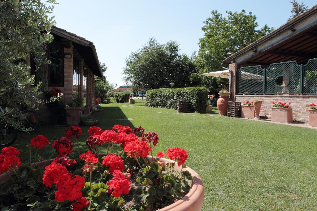 Vonkajšia záhrada v ubytovaní Agriturismo Le Stringaie
