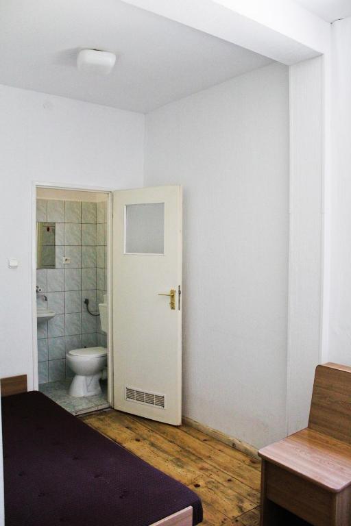 Łazienka w obiekcie Leśna Willa PTTK w Komańczy