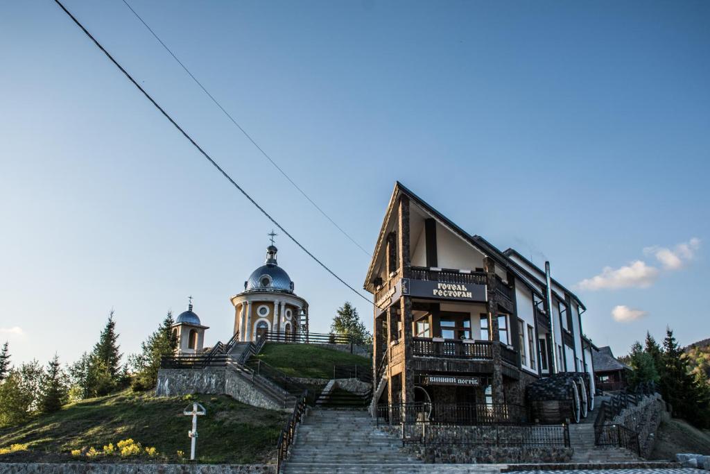 Budova, kde se hotel nachází