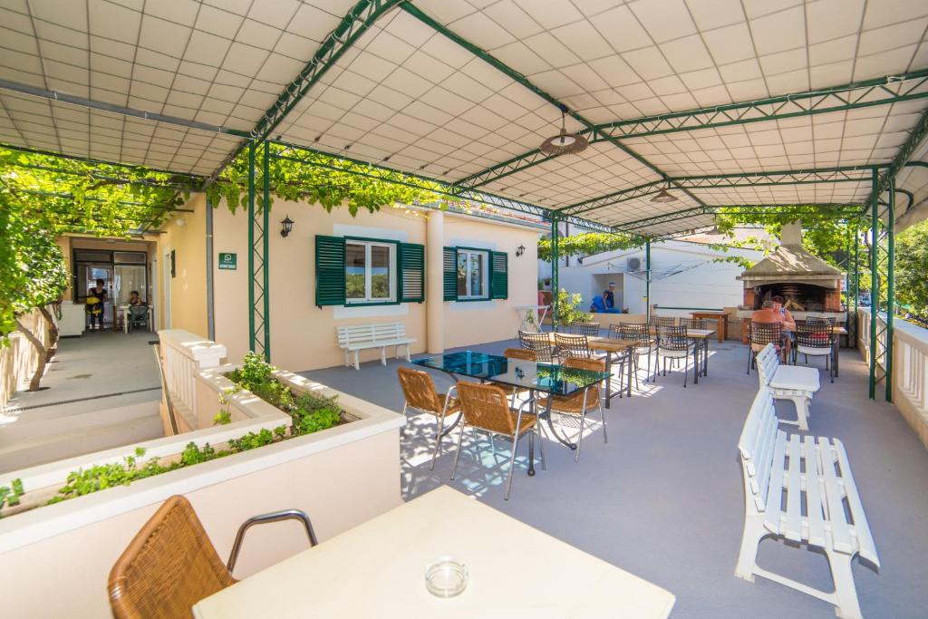 Restaurace v ubytování Apartment Cvita