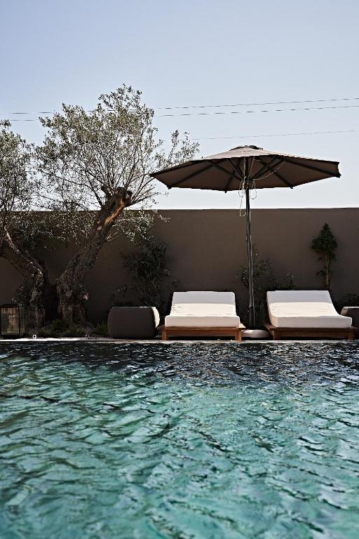 Bassein majutusasutuses Istoria, a Member of Design Hotels või selle lähedal