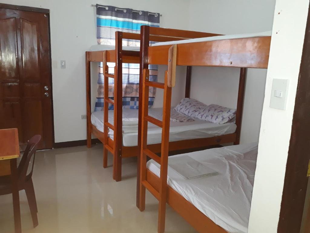 Gardenview Homestay Siargao - Family Studio