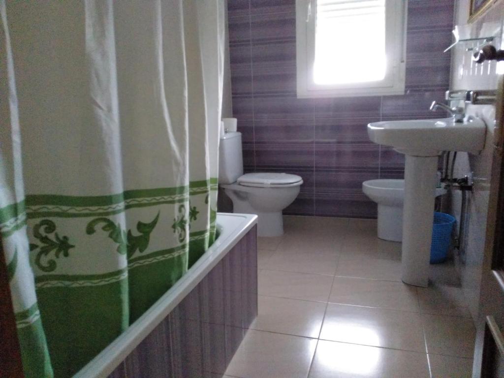 A bathroom at Hostal Orly