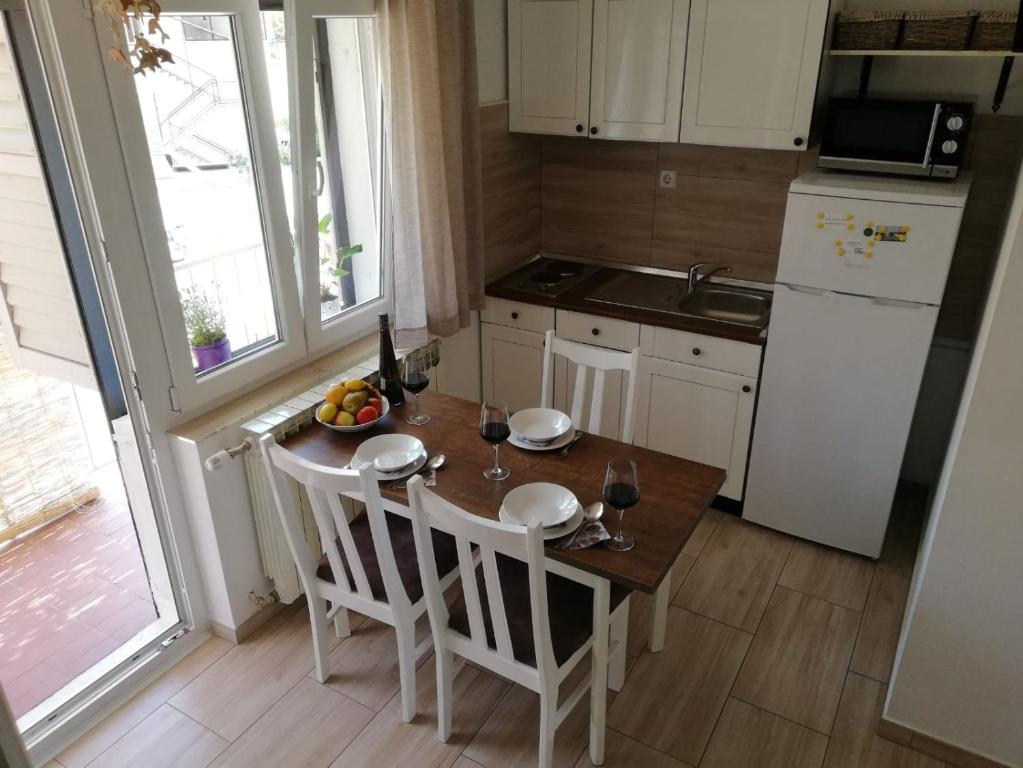 Kuchyňa alebo kuchynka v ubytovaní Apartman Jela Šibenik