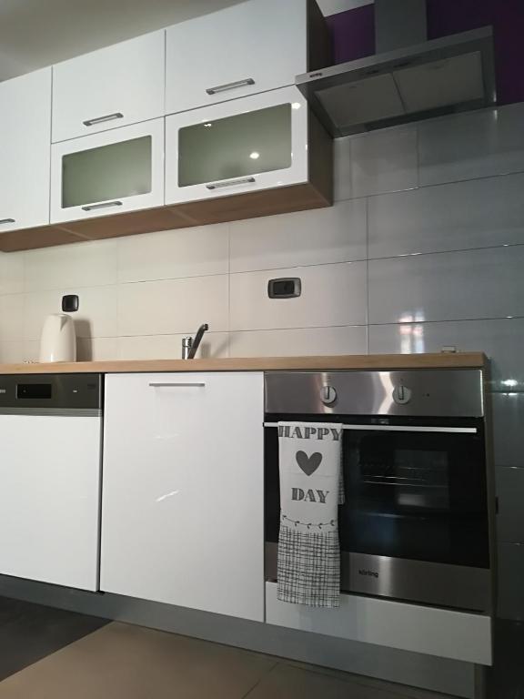 Kuchyňa alebo kuchynka v ubytovaní Apartman Brzović