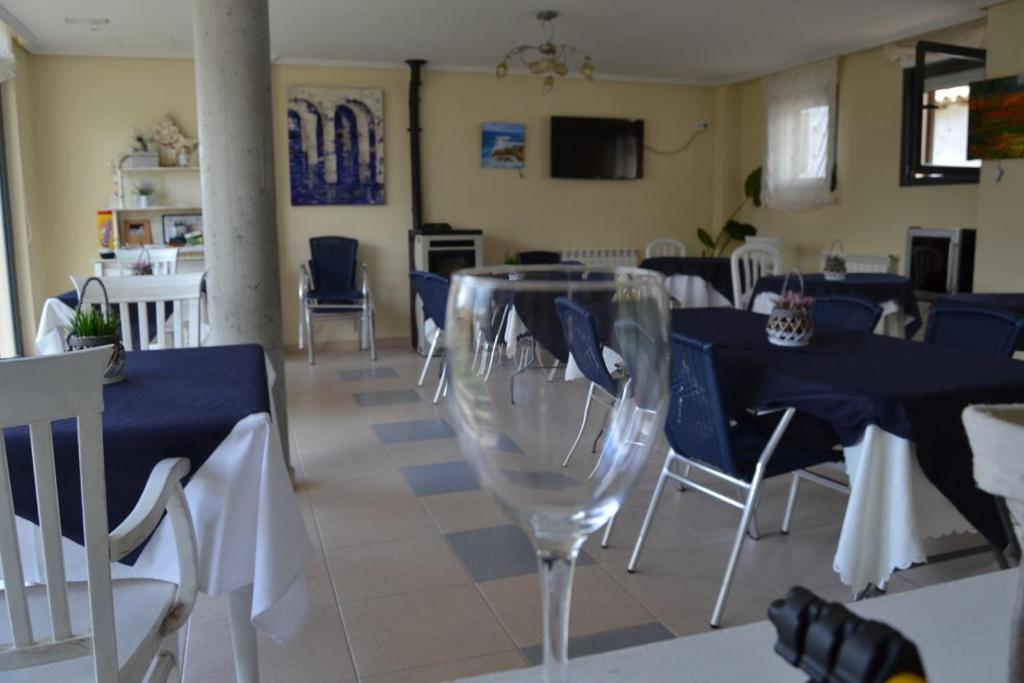 A restaurant or other place to eat at Amanecer en Campos