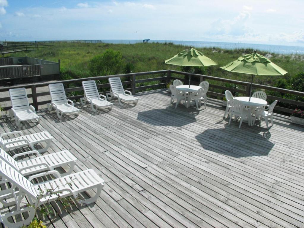 Beach House Inn Suites