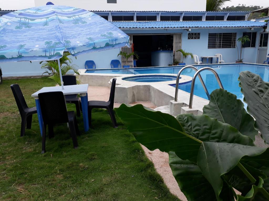 Bazén v ubytování Hostal Aruba nebo v jeho okolí