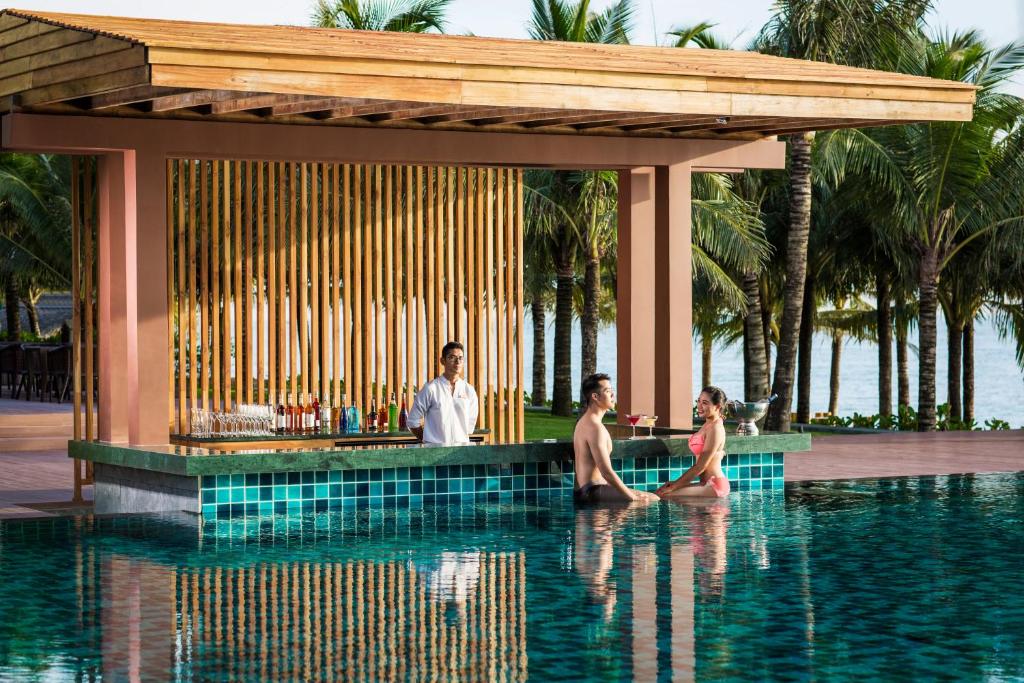 Bazén v ubytování Dusit Princess Moonrise Beach Resort nebo v jeho okolí