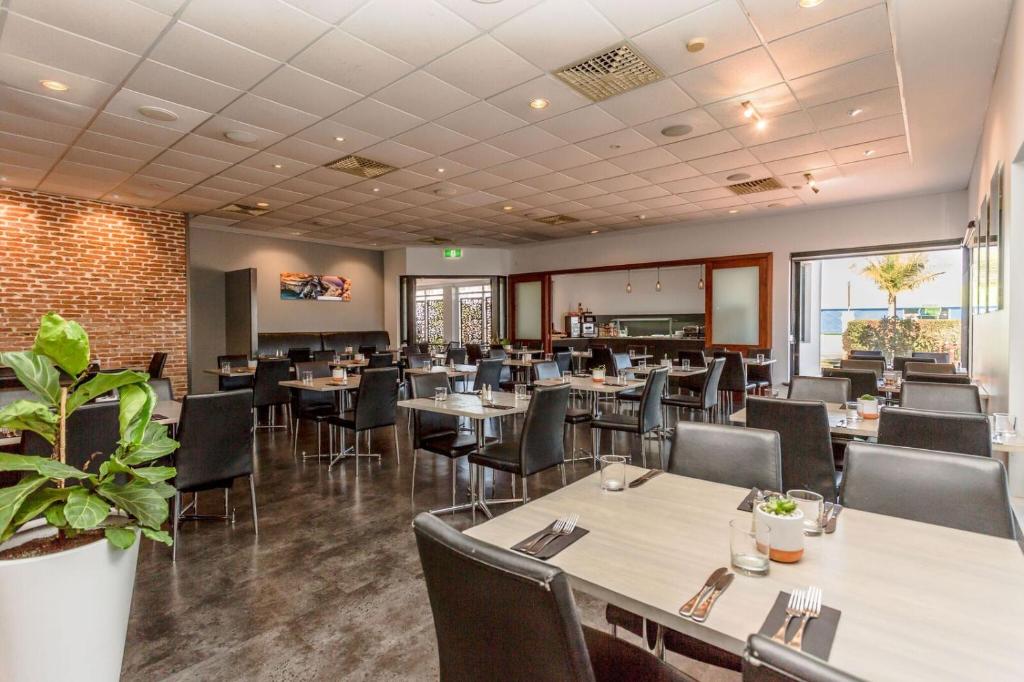 Ein Restaurant oder anderes Speiselokal in der Unterkunft Country Comfort Perth 