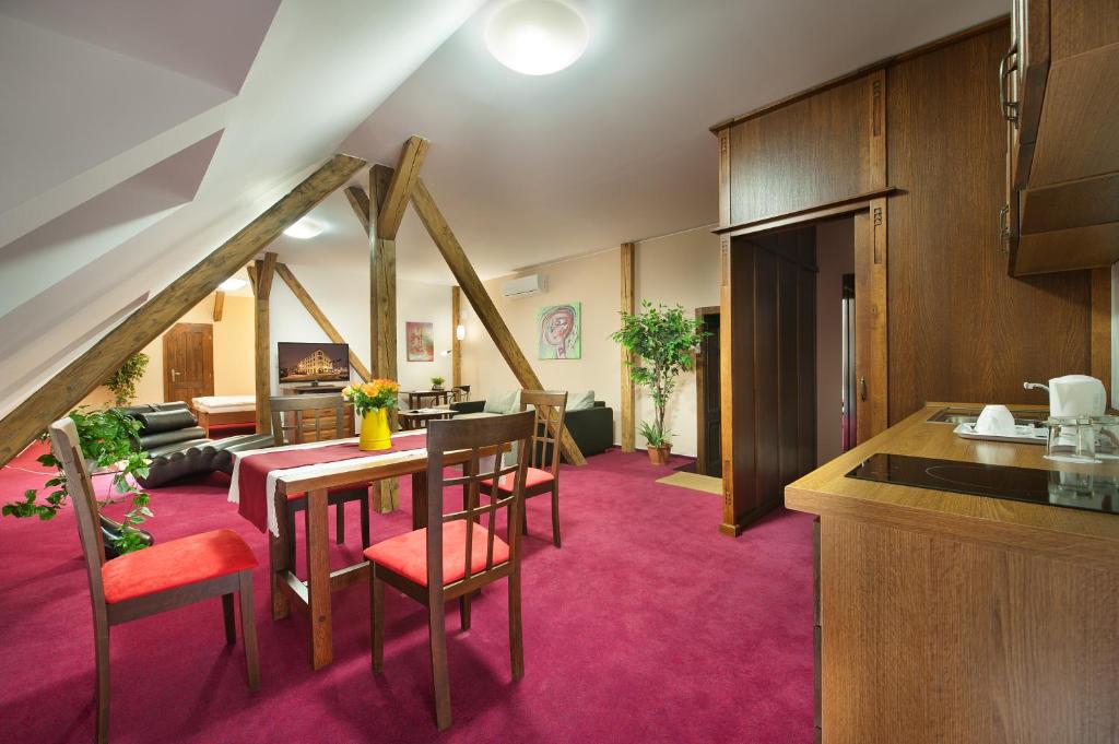 Kuchyň nebo kuchyňský kout v ubytování Brioni Suites