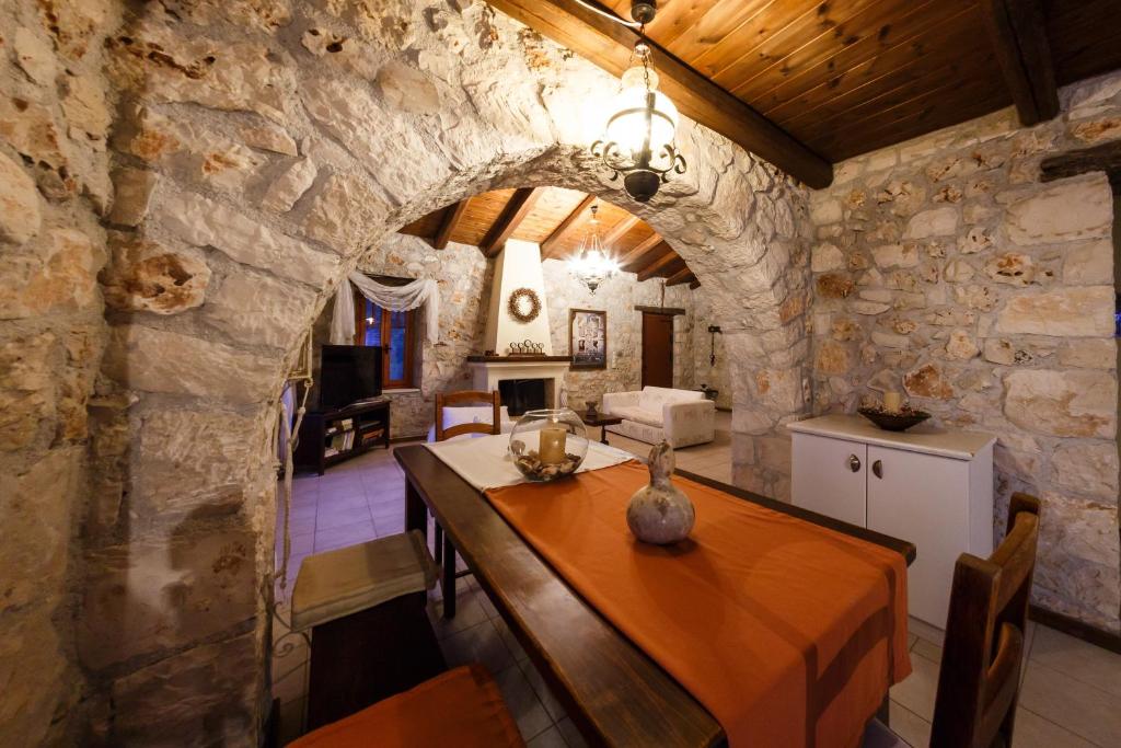 Posedenie v ubytovaní Villa Melite