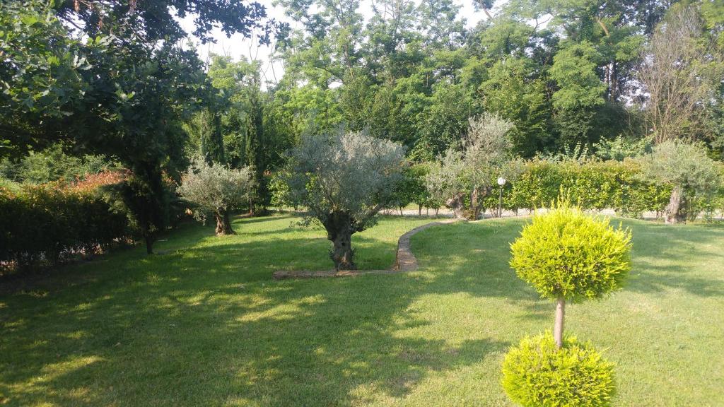 Vonkajšia záhrada v ubytovaní Agriturismo Parco Campofelice