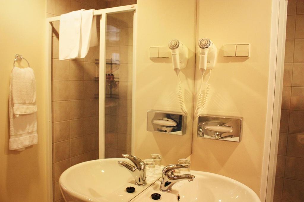 Koupelna v ubytování St. Peter's Boutique Hotel