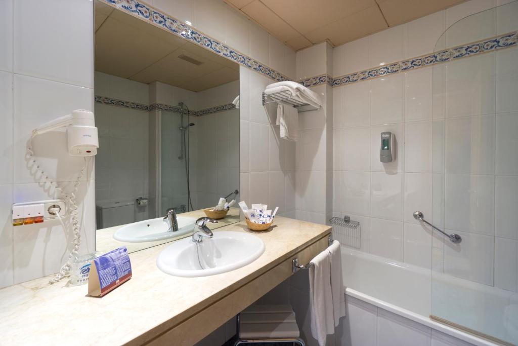 Koupelna v ubytování Hotel Fuente Las Piedras
