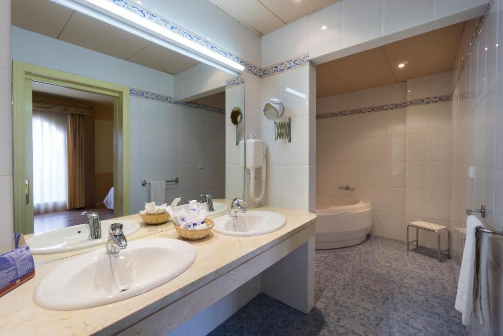 Koupelna v ubytování Hotel Fuente Las Piedras
