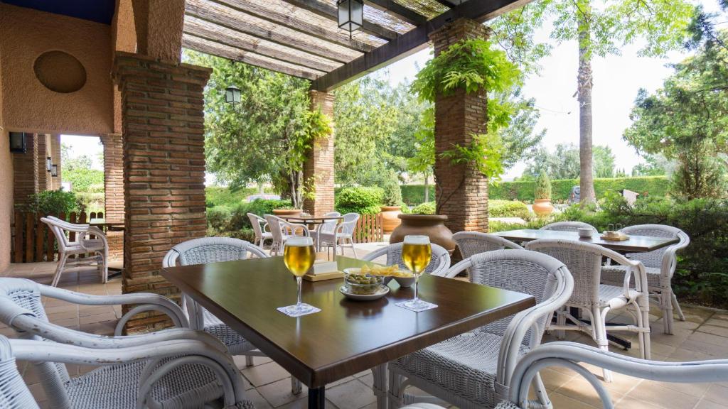 Nápoje v ubytování Hotel Fuente Las Piedras