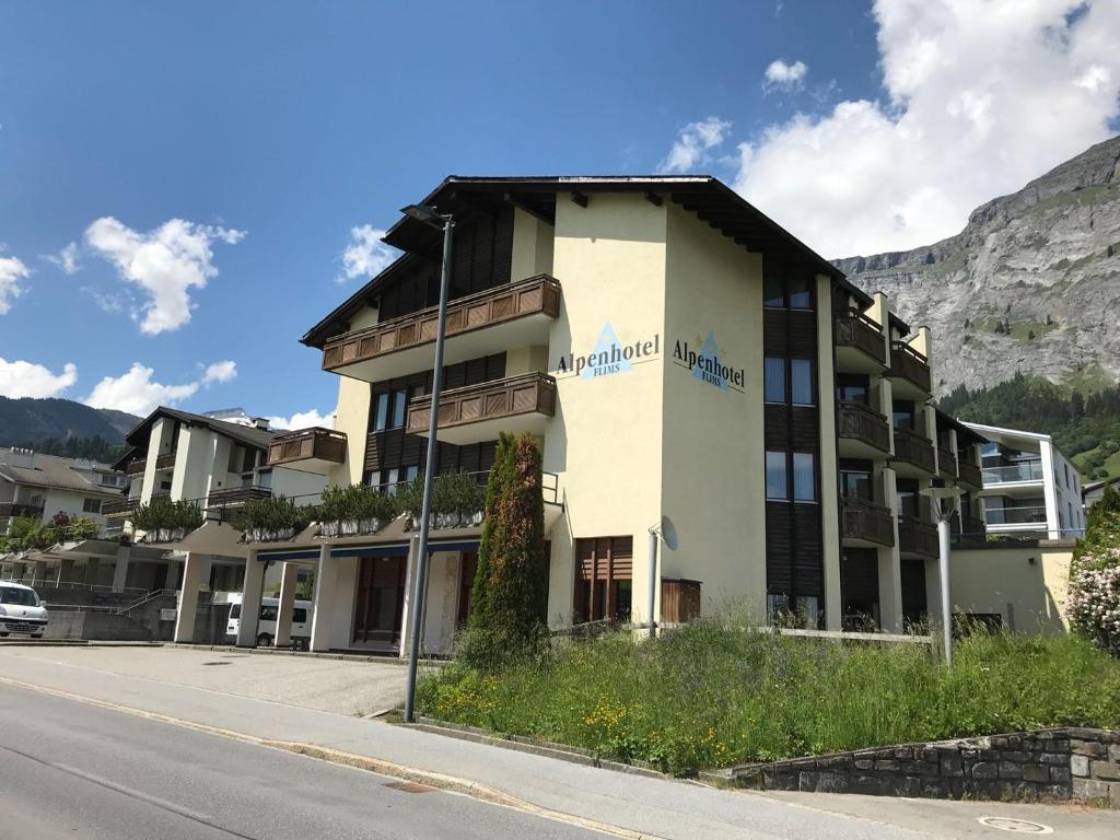 Nespecifikovaný výhled na hory nebo výhled na hory při pohledu z hotelu