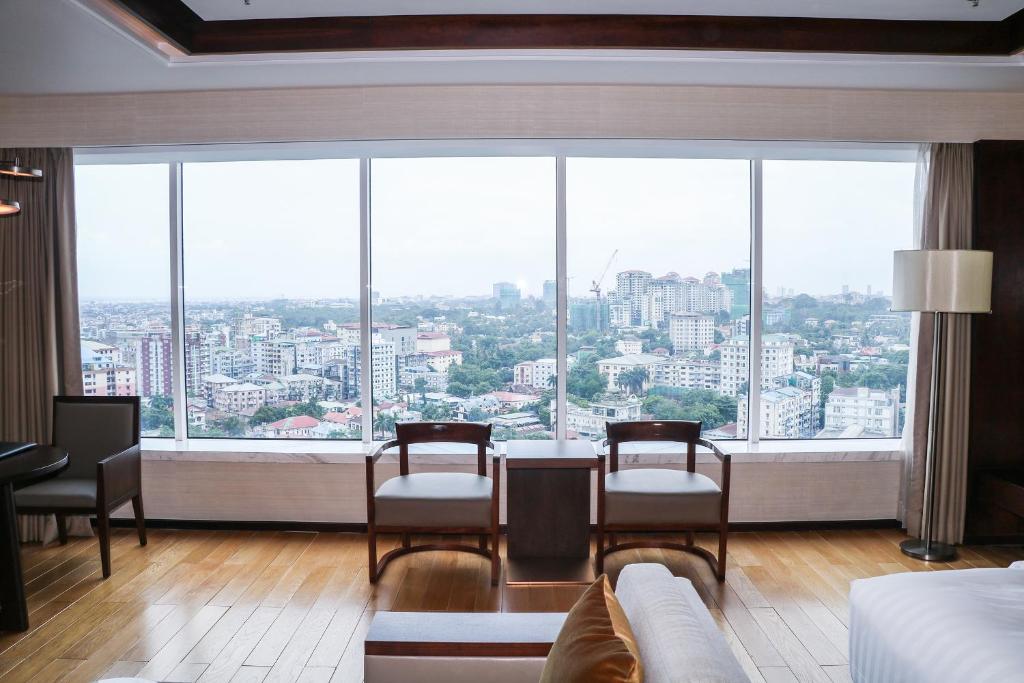 Prostor za sedenje u objektu Melia Yangon