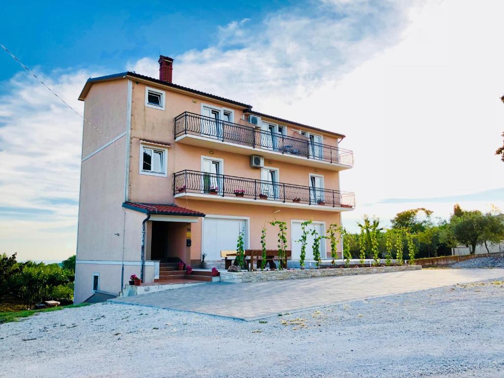 Guest House Maxi - 12