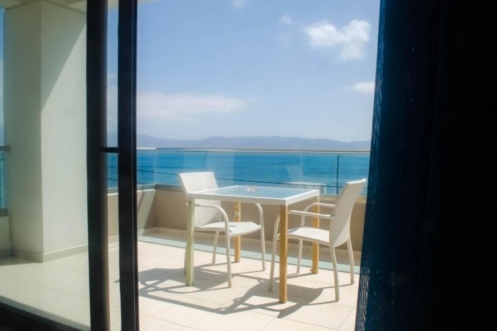 Nautilus Bay Hotel - 9