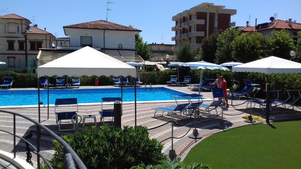 Bazén v ubytování Hotel Atlantic nebo v jeho okolí