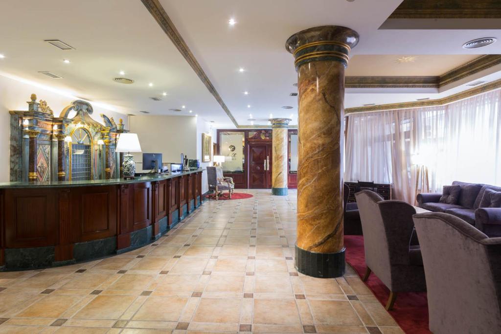 Posezení v ubytování Hotel Exe Reina Isabel