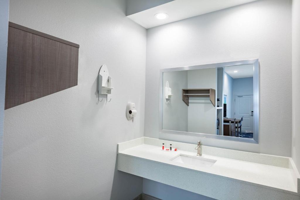 Baymont by Wyndham Houston Hobby Airport - Chambre Lit Queen-Size Supérieure - Non-Fumeurs