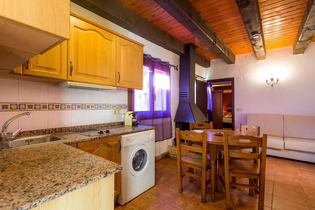 Kuchyň nebo kuchyňský kout v ubytování Balcon del Pirineo Rural Ordesa
