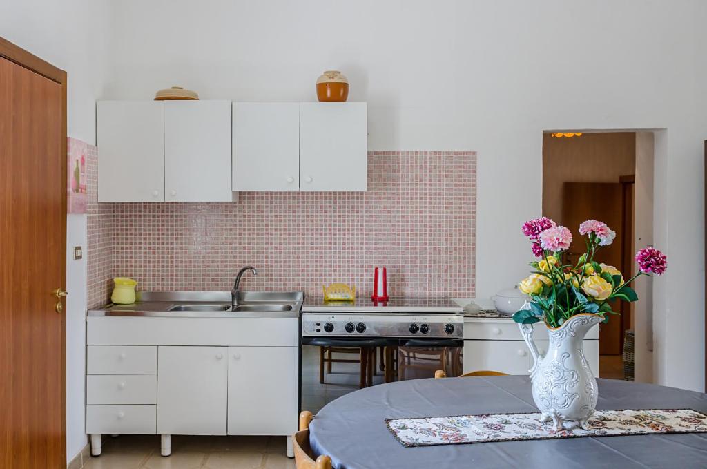 A kitchen or kitchenette at Corte Regina