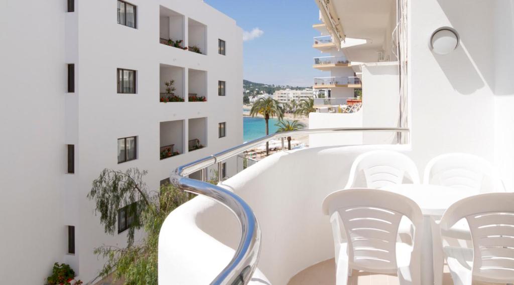 Apartamentos Bon Lloc, Santa Eularia des Riu – Bijgewerkte ...