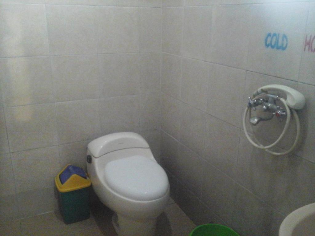 Koupelna v ubytování Cemara Indah Hotel