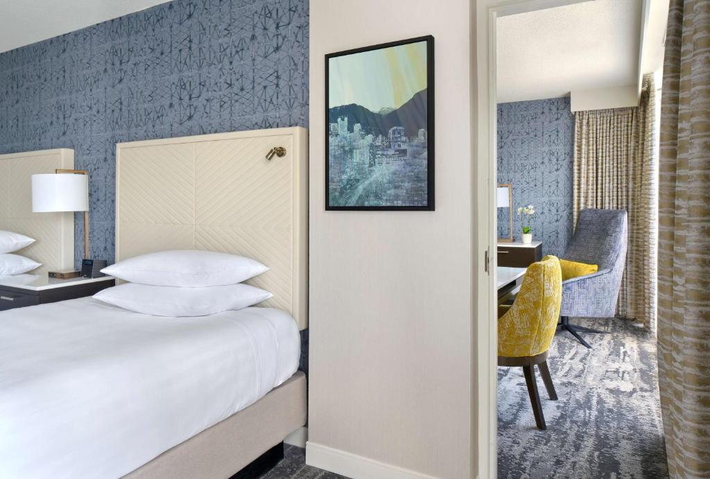 Hyatt Regency Vancouver photo
