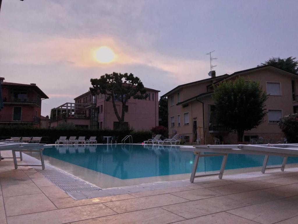 The swimming pool at or close to Casa Savoia