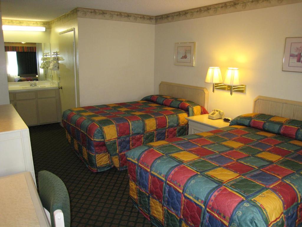 Town House Motel - 