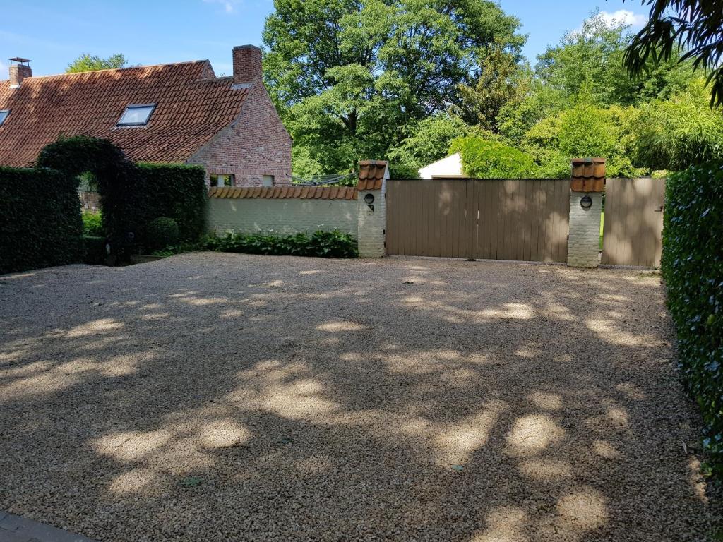 Fotografie z fotogalerie ubytování The Two Oaks - Private garden for guests v destinaci Hertsberge