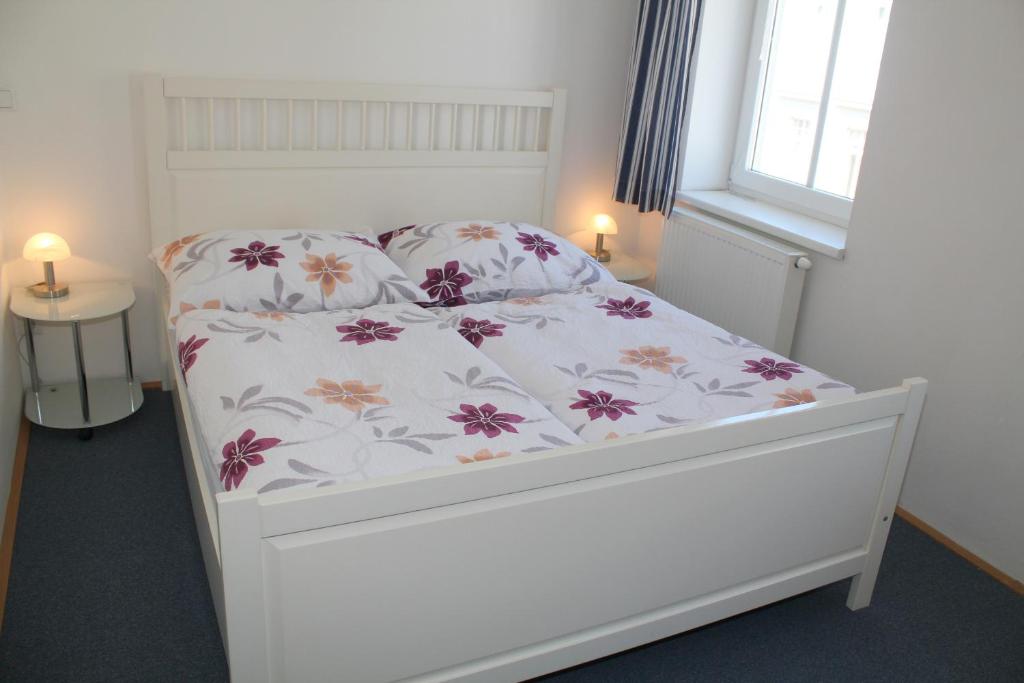 Posteľ alebo postele v izbe v ubytovaní 3 rooms Sunny Apartments-Schoenbrunn, 100m2 with balcony
