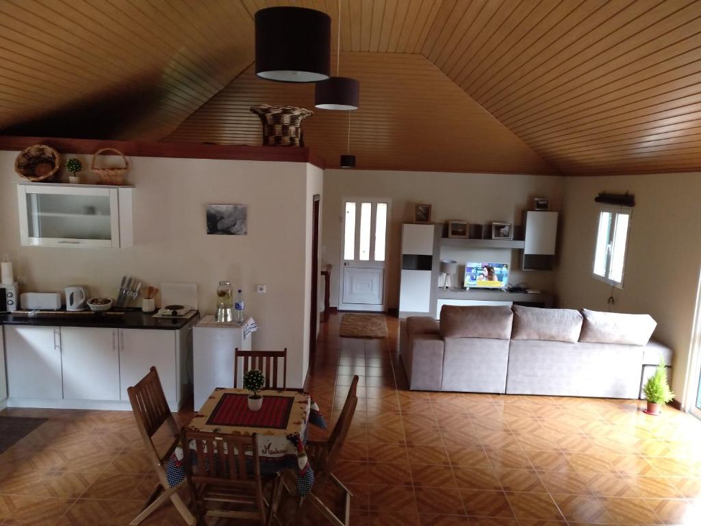 Kuchyň nebo kuchyňský kout v ubytování Danny's Rural Suite