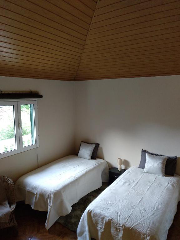 Postel nebo postele na pokoji v ubytování Danny's Rural Suite