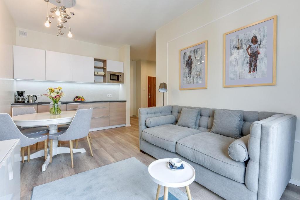 GRANO APARTMENTS Gdańsk Nowa Motława SPA & Wellness - 一居室公寓，带阳台和游泳池通道