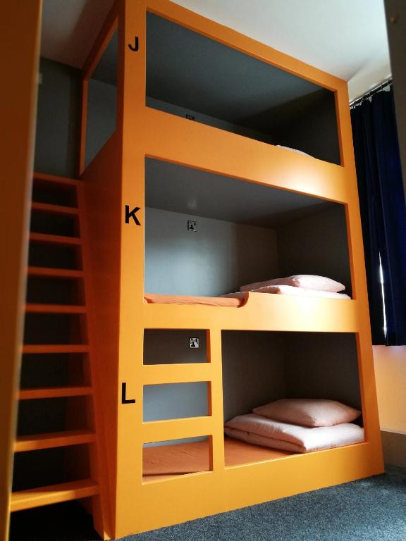 Palanda nebo palandy na pokoji v ubytování Birmingham Central Backpackers