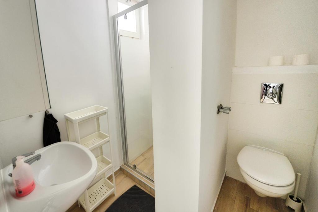 Łazienka w obiekcie Villa Oliver 3 Siófok