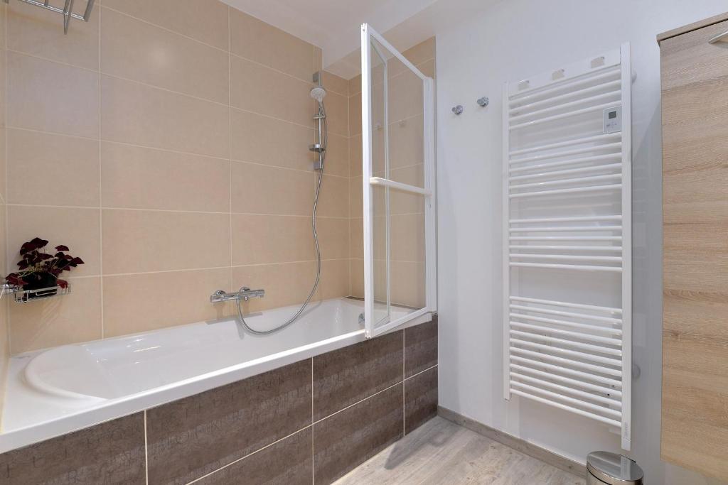 Les Suites Du Cygne – photo 18